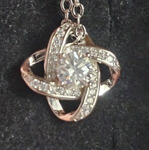 NWT Certified Moissanite 0.5ct S925 Silver Pendant 18" Chain NWT
